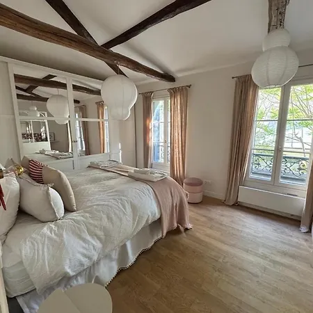 Spacious | Stylish & Parigi